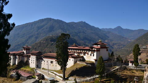 Informationen über Sehenswürdigkeiten, Aktivitäten und touristische Highlights in Städten, Dörfern und Tälern in Bhutan