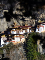 Himalayan panorama that forms the backdrop for the Tiger's Nest Monastery and impresses visitors with its majestic beauty