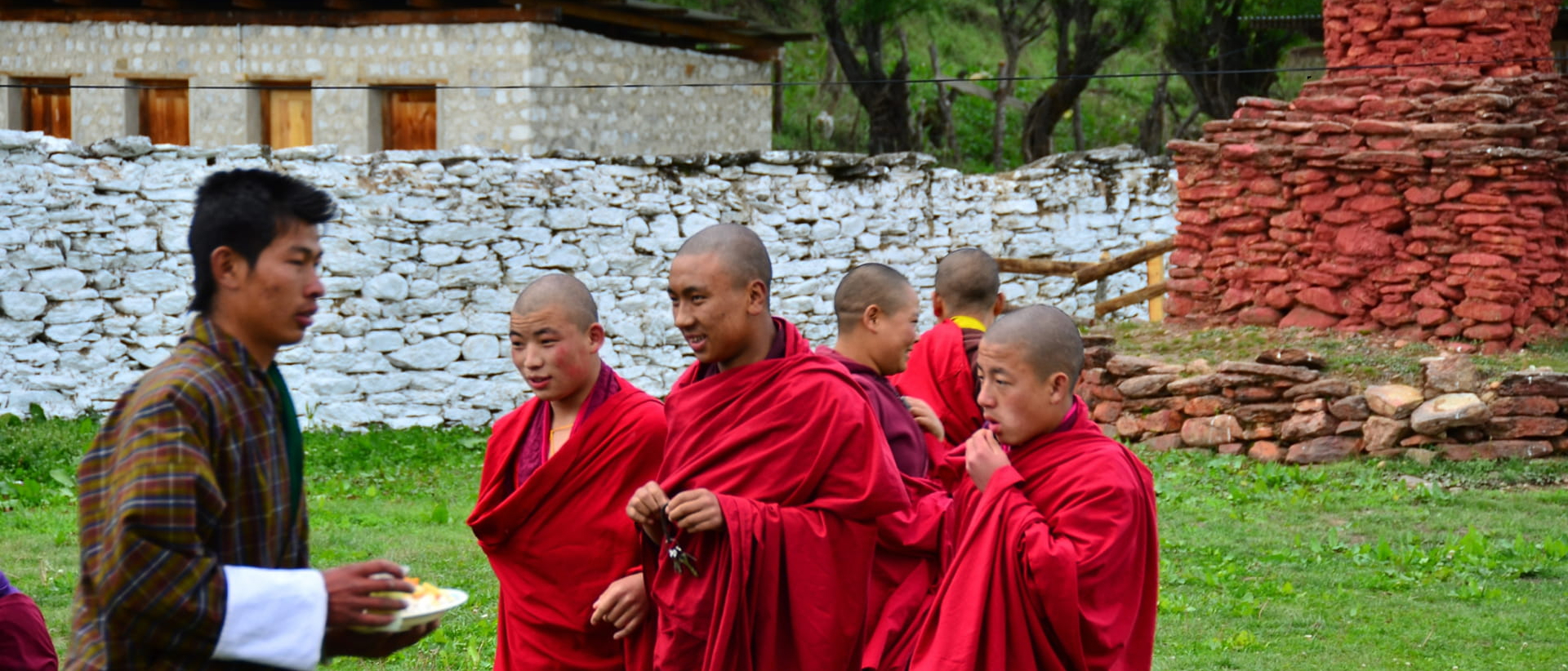 Spiritualität: Mönchsgemeinschaften in der Region Bumthang, die buddhistische Traditionen pflegen