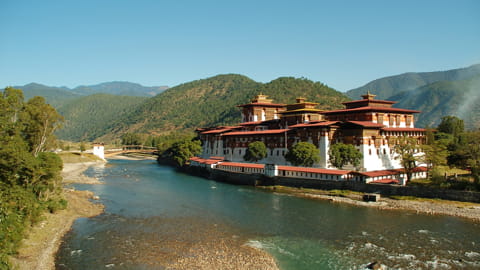 Punakha Dzong in Bhutan mit dem Fluß