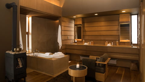 amankora-hotel-gangtey-suite-bathroom.jpg