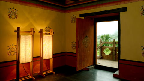 amankora-hotel-punakha-entrance.jpg