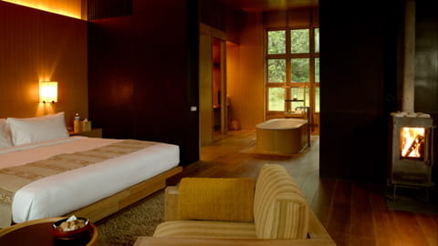 amankora-hotel-punakha-suite-2.jpg