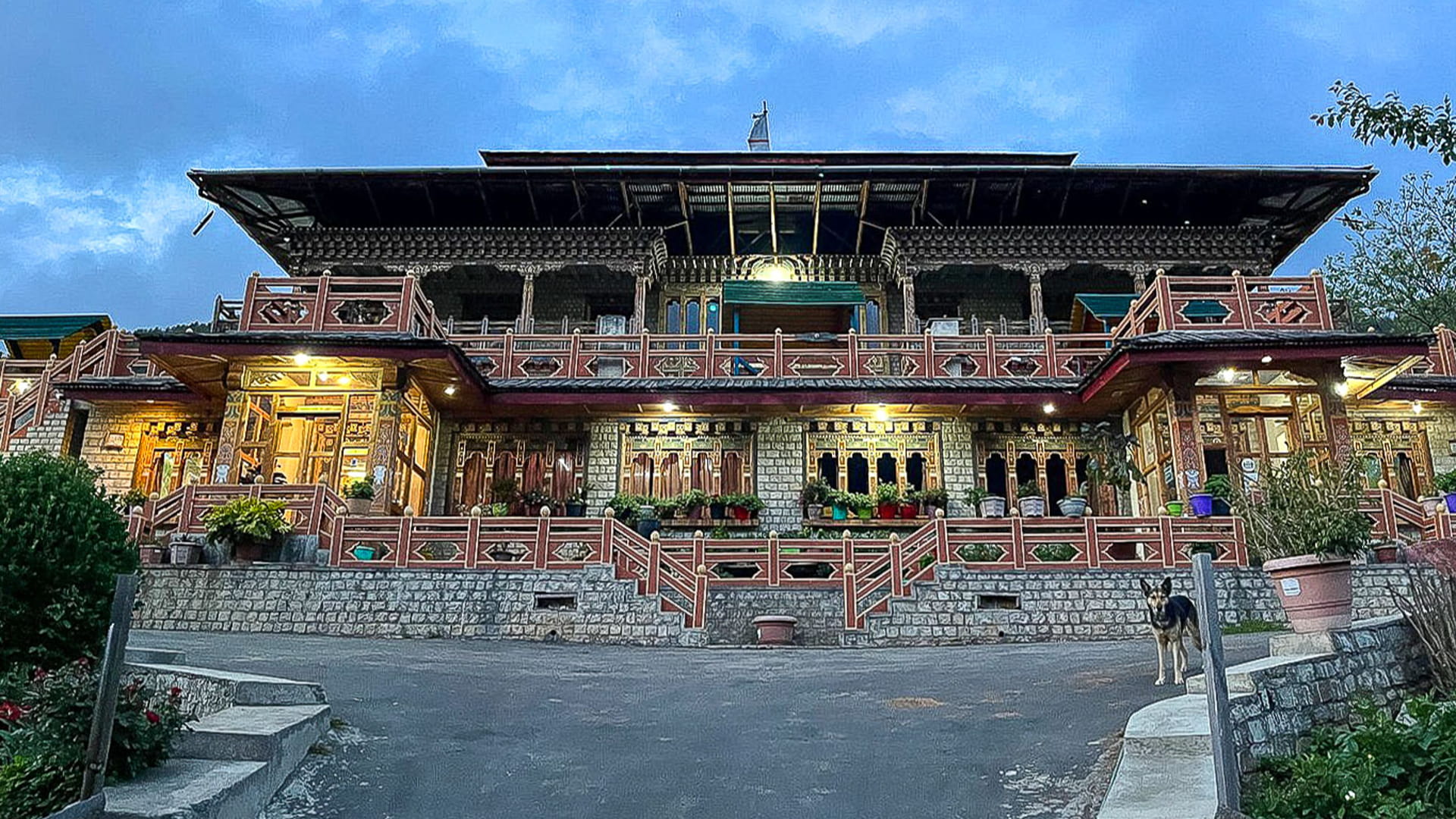 jakar-view-3-sterne-bumthang-10.jpg